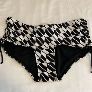 🎀 5/$20 🎀 Jag black and white Bikini Bottom Size small